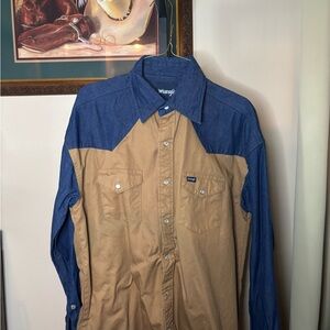 Wrangler Blue and Tan Button-Up Shirt